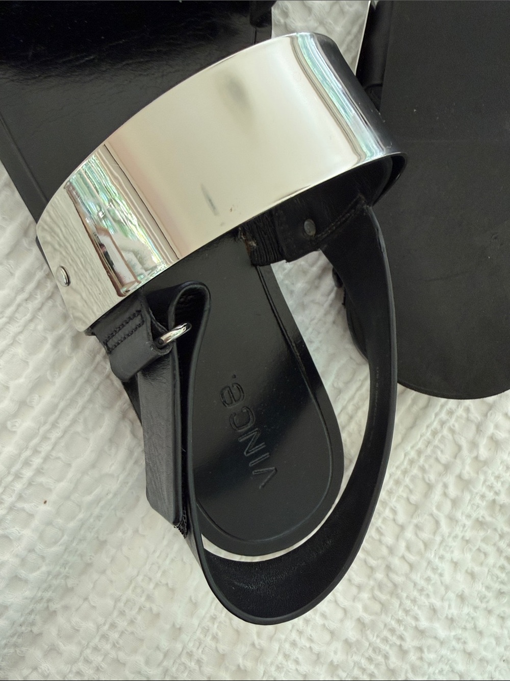 VINCE “Ciara” Black Leather & Silver Metal Plaque Sandals Size 8.5 - Picture 5 of 8